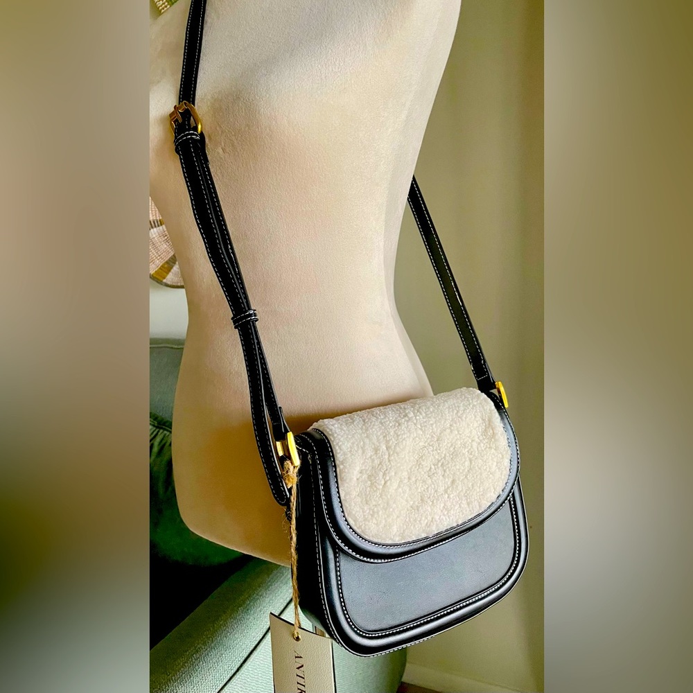 Antik Kraft Crossbody Bag - Picture 2 of 7
